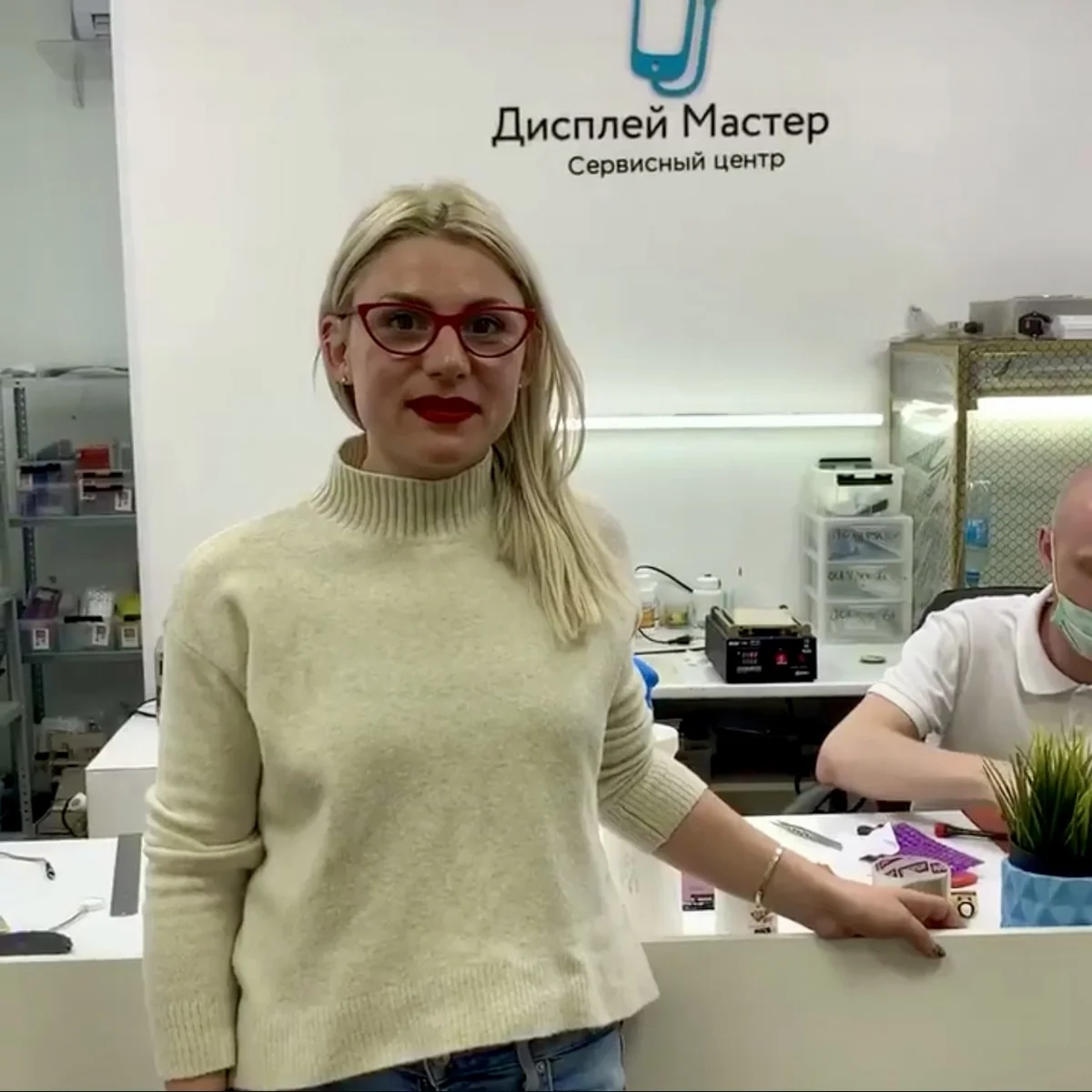 Успешный ремонт смартфона для прекрасной гостьи